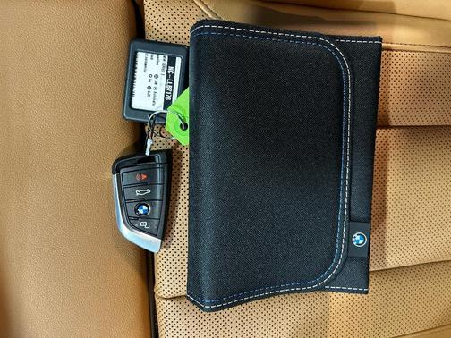 Black Sapphire Metallic 2025 BMW 330 i xDrive