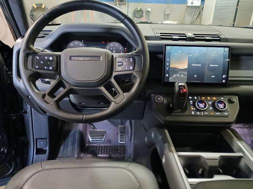 Santorini Black 2025 Land Rover Defender P525 V8