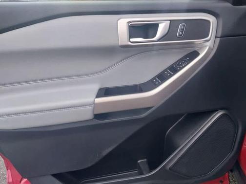 Rapid Red Metallic Tinted Clearcoat 2023 Ford Explorer XLT