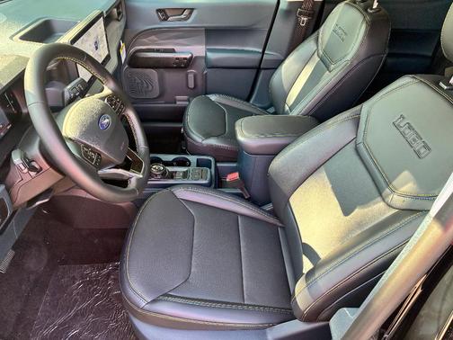 2025 Ford Maverick Lobo Standard