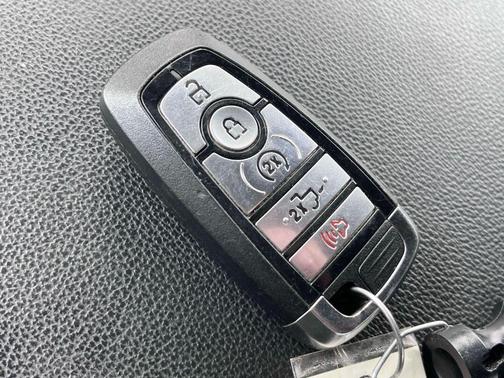 Agate Black 2023 Ford F-150 XLT