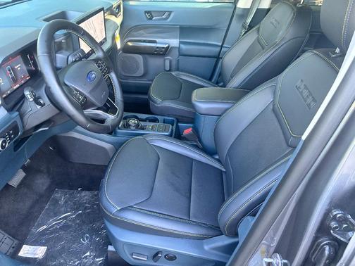 2025 Ford Maverick Lobo Standard