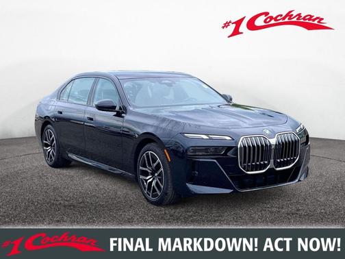 Carbon Black Metallic 2025 BMW 740 i xDrive