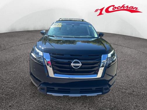 2024 Nissan Pathfinder SL