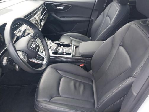 Carrara White 2025 Audi Q7 55 Premium Plus