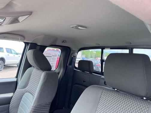 Gun Metallic 2017 Nissan Frontier SV-I4