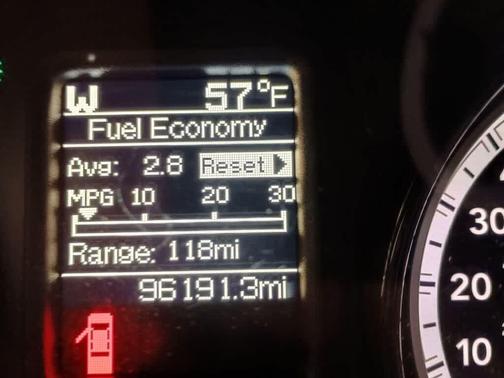 Bright White Clearcoat 2019 RAM 1500 Classic SLT