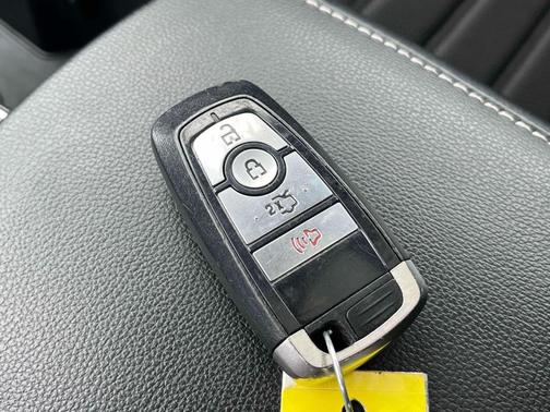 Agate Black 2020 Ford Fusion Hybrid SE