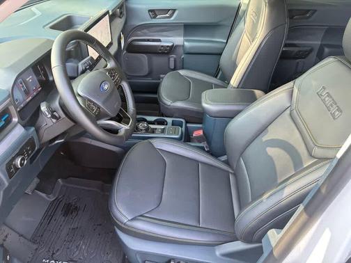 Oxford White 2025 Ford Maverick Lobo Standard