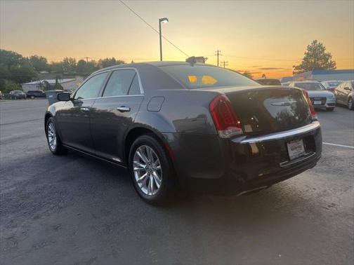 2016 Chrysler 300 S