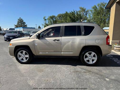 Light Sandstone Metallic Clearcoat 2010 Jeep Compass Sport
