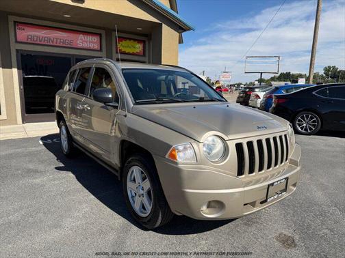 Light Sandstone Metallic Clearcoat 2010 Jeep Compass Sport