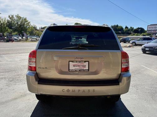 Light Sandstone Metallic Clearcoat 2010 Jeep Compass Sport