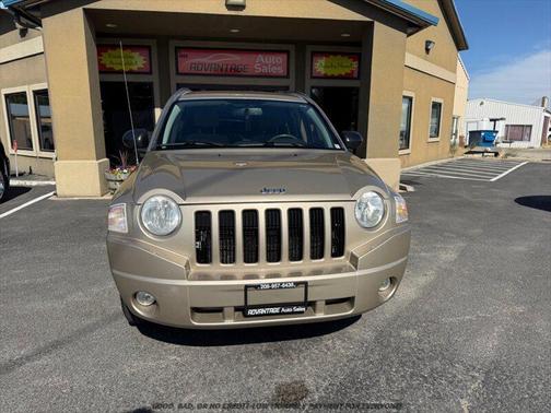 Light Sandstone Metallic Clearcoat 2010 Jeep Compass Sport