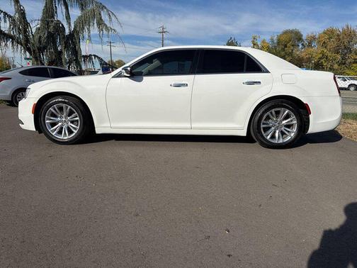 2016 Chrysler 300 S