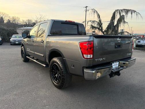 2015 Nissan Titan SV