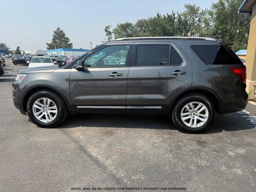 Platinum Dune Metallic Tri-Coat 2018 Ford Explorer XLT