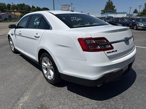 2017 Ford Taurus SEL