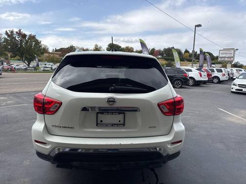 2018 Nissan Pathfinder S