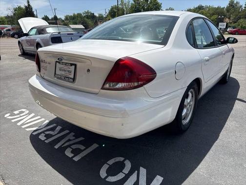 2006 Ford Taurus SE 4dr Sedan