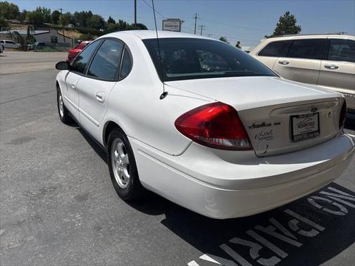 2006 Ford Taurus SE 4dr Sedan