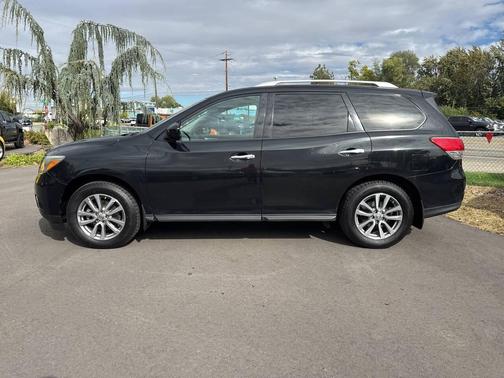 2016 Nissan Pathfinder SV
