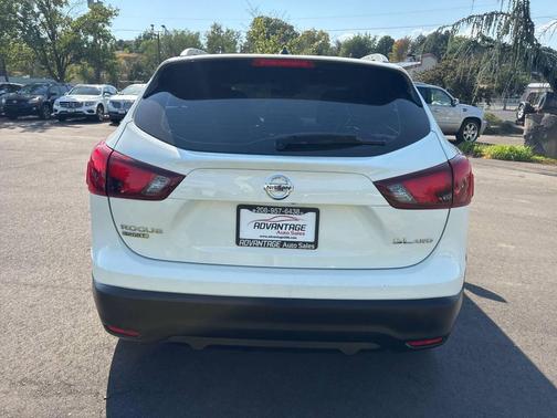 2017 Nissan Rogue Sport SL