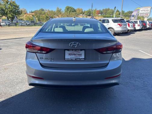 2017 Hyundai ELANTRA SE