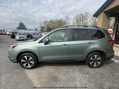 Jasmine Green Metallic 2017 Subaru Forester 2.5i Premium