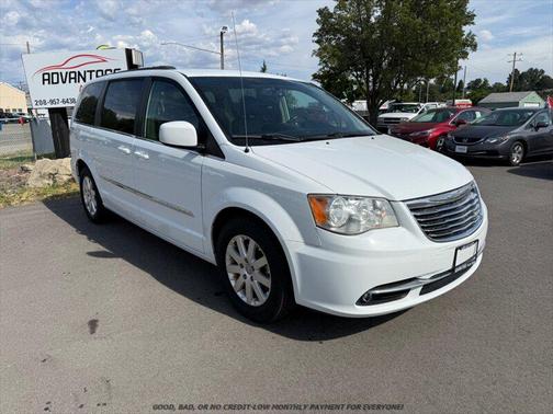 Bright White Clearcoat 2014 Chrysler Town & Country Touring