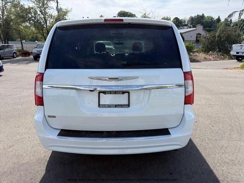 Bright White Clearcoat 2014 Chrysler Town & Country Touring