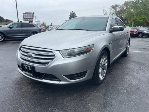 2017 Ford Taurus Limited 4dr Sedan