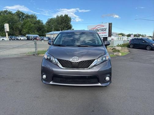 2014 Toyota Sienna SE