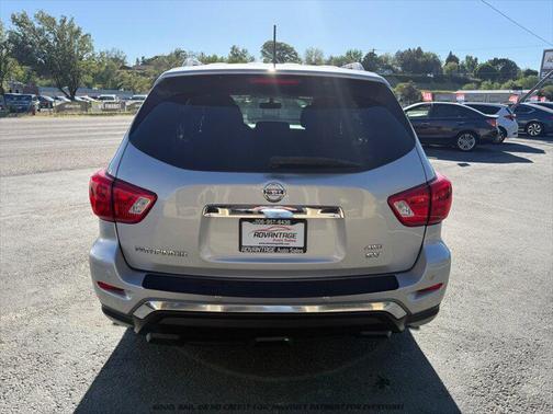 Brilliant Silver 2017 Nissan Pathfinder SV