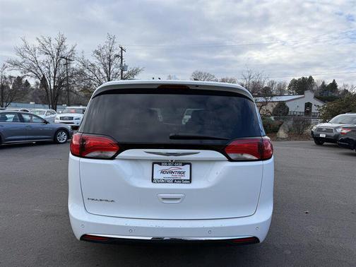 2019 Chrysler Pacifica Touring L