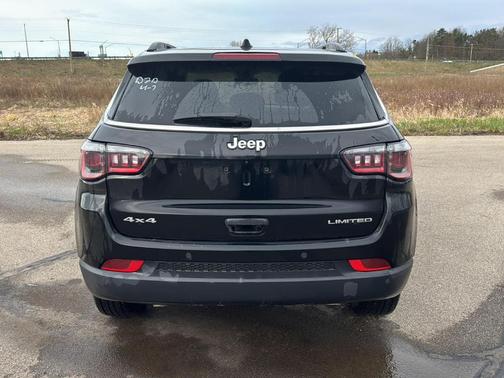 Diamond Black 2025 Jeep Compass Limited