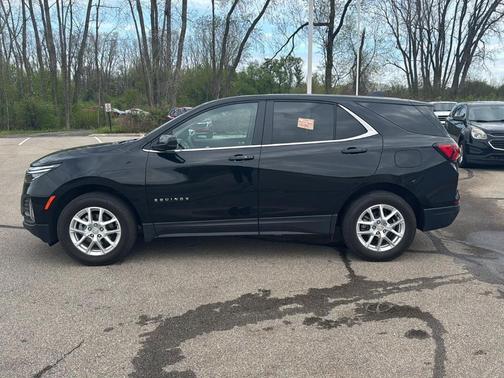 Mosaic Black Metallic 2024 Chevrolet Equinox LT