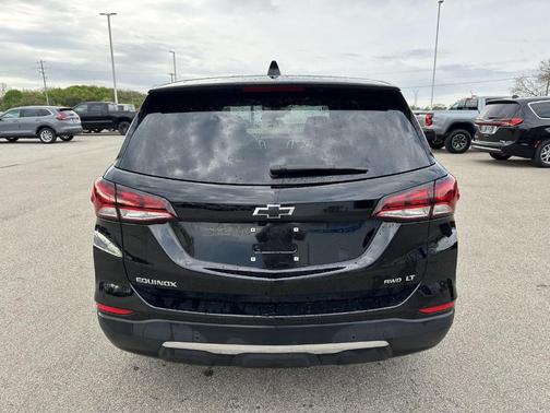 Mosaic Black Metallic 2024 Chevrolet Equinox LT