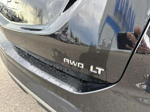 Mosaic Black Metallic 2024 Chevrolet Equinox LT