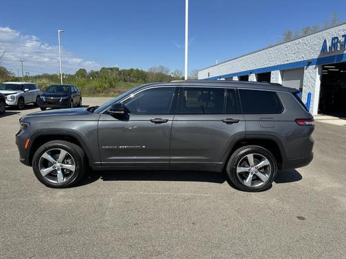 Metallic 2022 Jeep Grand Cherokee L Limited