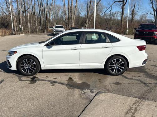 Pure White 2025 Volkswagen Jetta 1.5T Sport