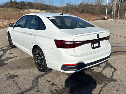 Pure White 2025 Volkswagen Jetta 1.5T Sport