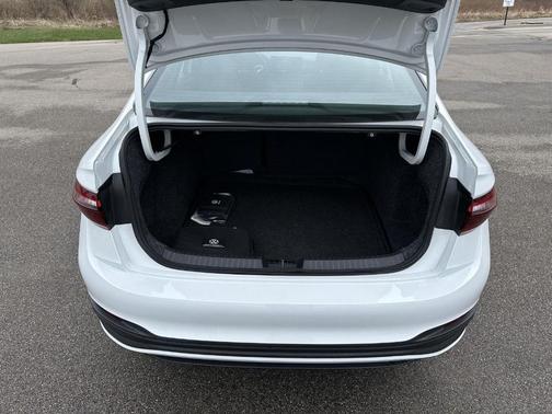 Pure White 2025 Volkswagen Jetta 1.5T Sport