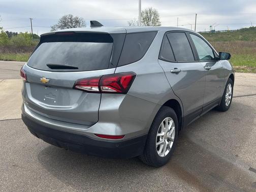 Sterling Gray Metallic 2023 Chevrolet Equinox LS