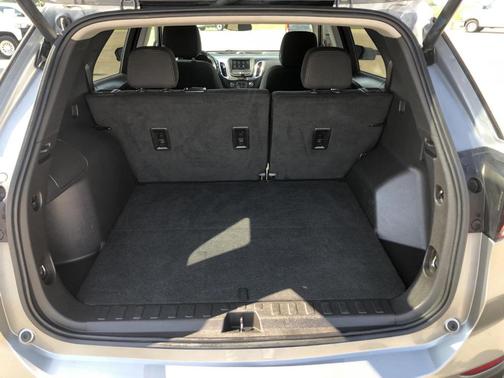Sterling Gray Metallic 2024 Chevrolet Equinox LT