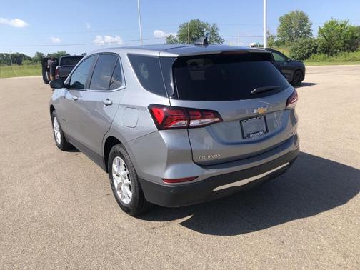 Sterling Gray Metallic 2024 Chevrolet Equinox LT