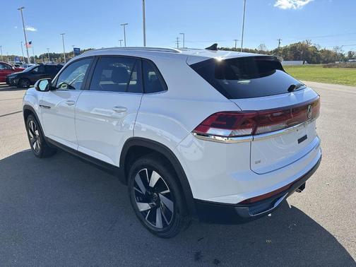 2025 Volkswagen Atlas Cross Sport 2.0T SE w/Technology