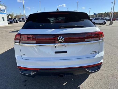 2025 Volkswagen Atlas Cross Sport 2.0T SE w/Technology