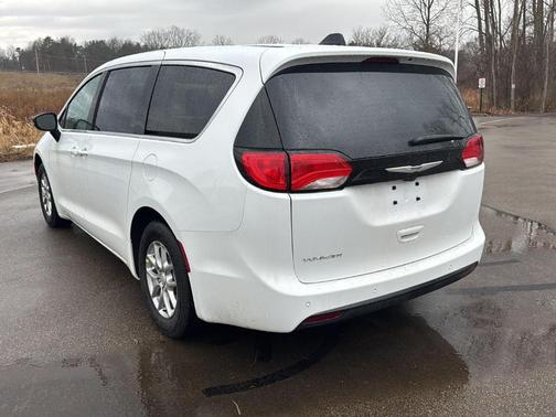 2026 Chrysler Voyager LX