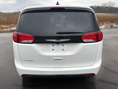 2026 Chrysler Voyager LX